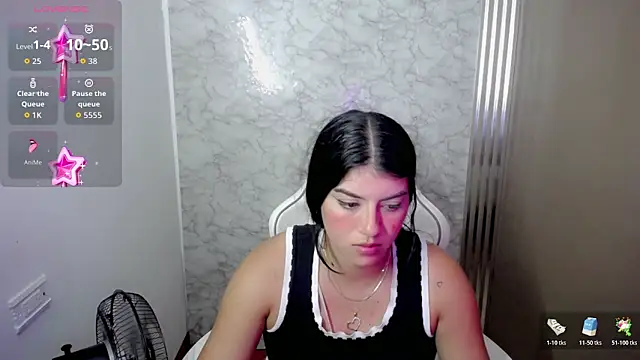 hello kityy25 online show from February 18, 2026, 2:40 am