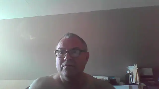 mkestr69 online show from September 15, 2025, 2:50 pm