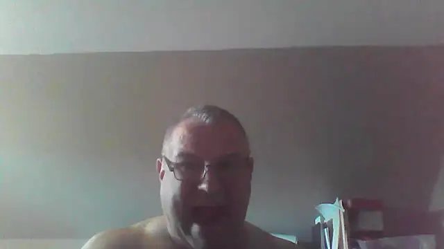 mkestr69 online show from September 25, 2025, 5:49 pm
