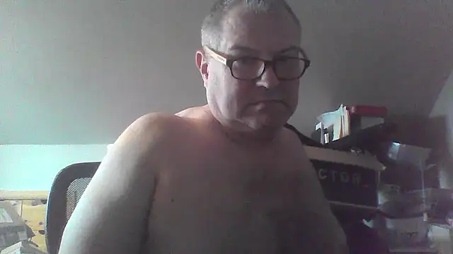 mkestr69 online show from February 20, 2026, 9:48 pm