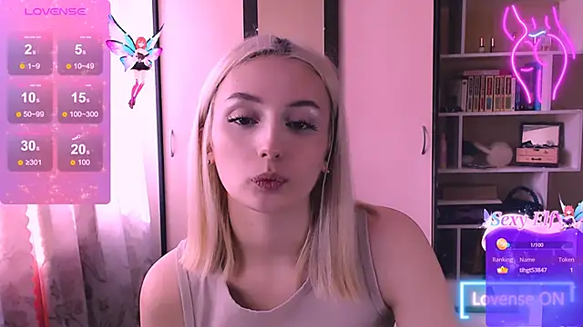 Snapshot of beauty_blonde chatting on March 5, 2025, 6:33 am beauty blonde online show from March 5, 2025, 6:33 am
