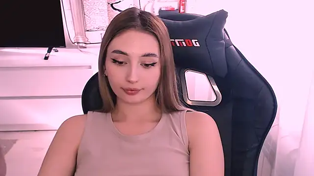 Snapshot of beauty_blonde chatting on September 19, 2025, 7:10 am beauty blonde online show from September 19, 2025, 7:10 am