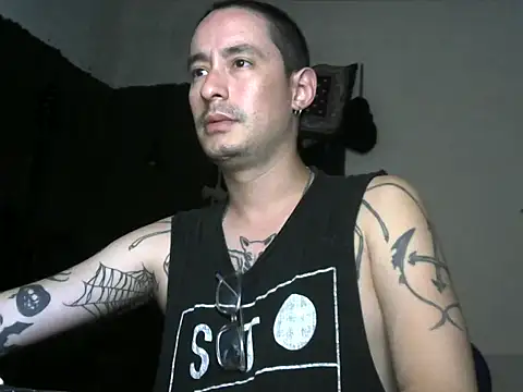 vampireathome online show from September 18, 2025, 2:57 am