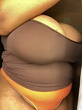 Snapshot of NonoGotBoobies chatting on April 1, 2026, 4:04 pm NonoGotBoobies online show from April 1, 2026, 4:04 pm