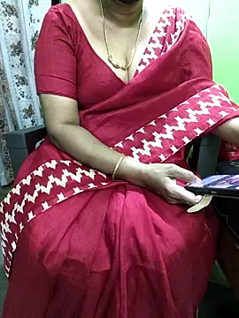 Snapshot of niiveditha chatting on September 17, 2025, 7:32 am niiveditha online show from September 17, 2025, 7:32 am