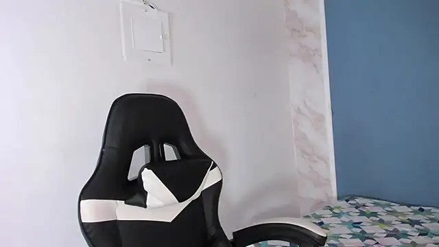 Snapshot of AbbyHill- chatting on February 24, 2025, 6:26 pm AbbyHill- online show from February 24, 2025, 6:26 pm