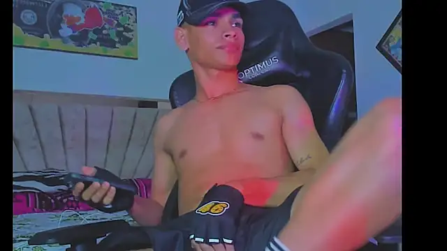 stitchs smith online show from February 5, 2025, 9:50 pm