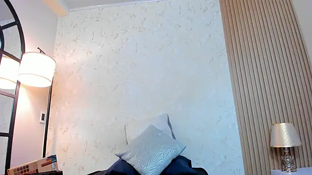 scarlet edwars online show from January 17, 2026, 6:11 pm