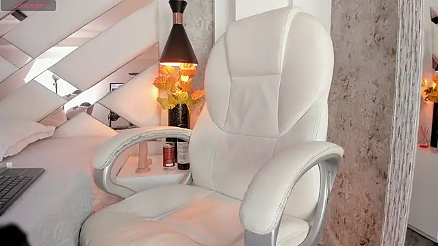 Snapshot of Giselle_Lauren chatting on February 17, 2025, 8:58 pm Giselle Lauren online show from February 17, 2025, 8:58 pm