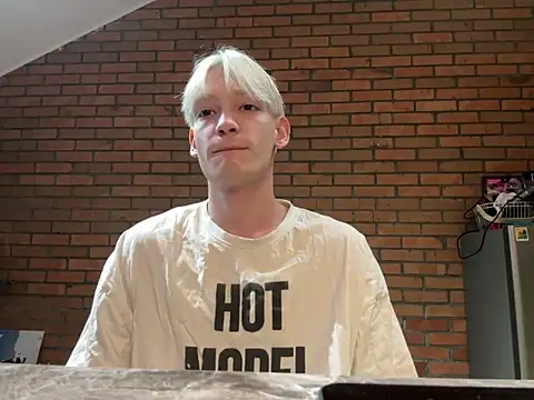 Julian wins online show from February 7, 2025, 11:23 am