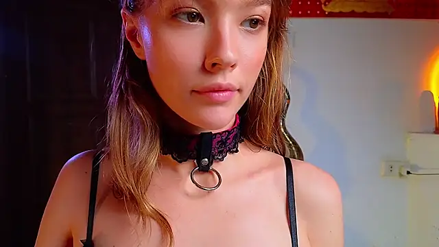 Snapshot of DemiDee chatting on December 5, 2024, 12:00 pm DemiDee online show from December 5, 2024, 12:00 pm