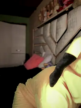 Laura-Khalifa online show from September 15, 2025, 5:51 am