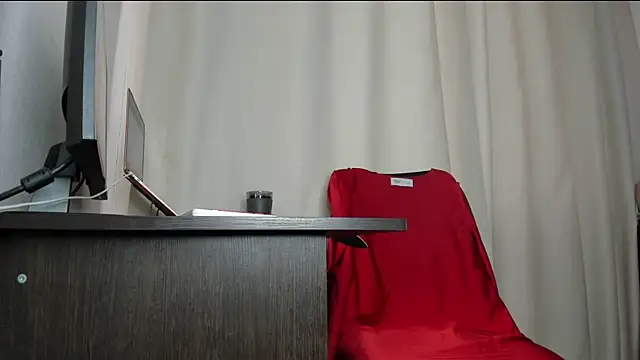 Snapshot of holyharlot chatting on June 11, 2026, 7:28 am holyharlot online show from June 11, 2026, 7:28 am