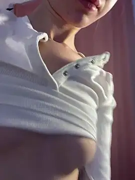 RosieMills online show from March 10, 2025, 4:38 am