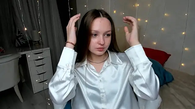 LorettaBierlly online show from February 9, 2025, 6:58 pm