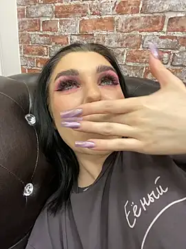 Snapshot of MaeveMoon chatting on February 5, 2026, 5:17 pm MaeveMoon online show from February 5, 2026, 5:17 pm