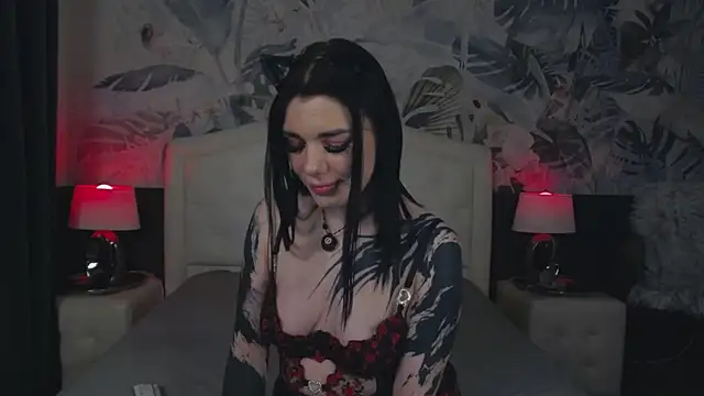 Snapshot of MaeveMoon chatting on March 5, 2026, 9:55 pm MaeveMoon online show from March 5, 2026, 9:55 pm