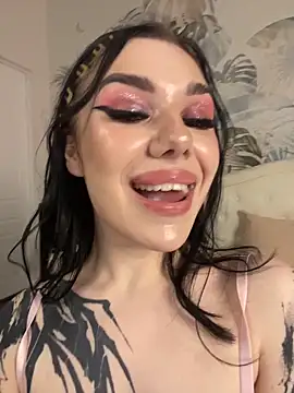 Snapshot of MaeveMoon chatting on March 15, 2026, 7:53 pm MaeveMoon online show from March 15, 2026, 7:53 pm