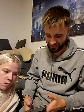 ademandjulia online show from October 16, 2025, 4:41 pm