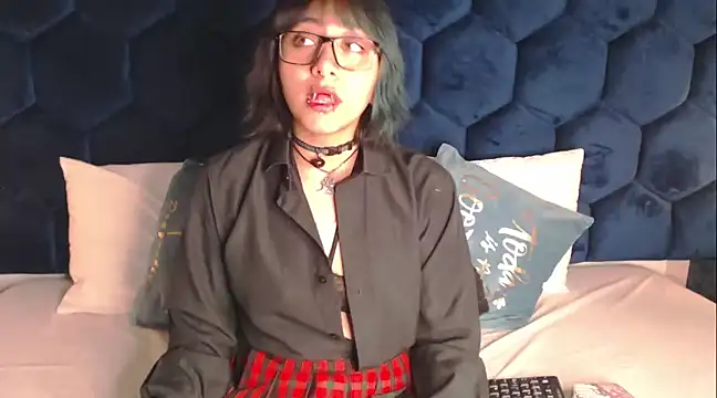 Snapshot of DarkMysterysF chatting on March 20, 2025, 6:31 pm DarkMysterysF online show from March 20, 2025, 6:31 pm