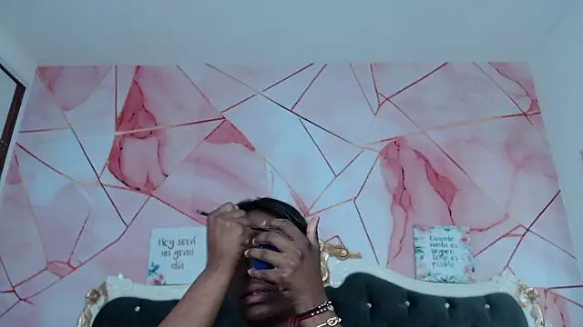 LindaBird online show from January 8, 2026, 8:33 pm