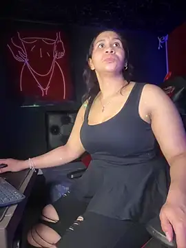 Carola-Ross online show from March 15, 2025, 2:56 am