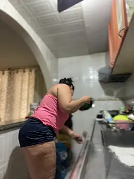 Carola-Ross online show from April 12, 2026, 5:07 pm