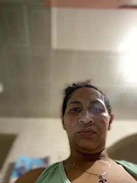 Carola-Ross online show from April 17, 2026, 5:38 pm