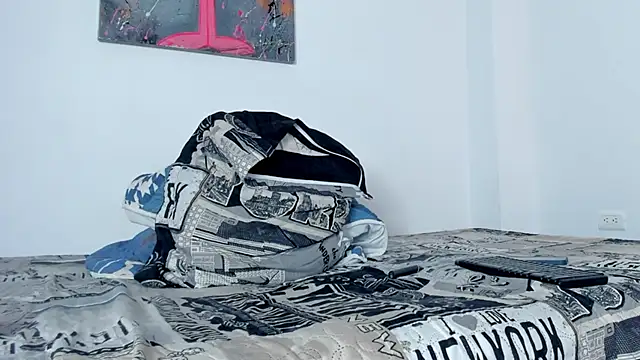 hugosan12 online show from March 25, 2026, 3:18 pm