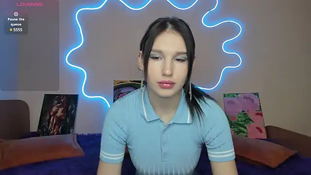 Snapshot of EvelinaLuu chatting on February 27, 2025, 1:05 am EvelinaLuu online show from February 27, 2025, 1:05 am