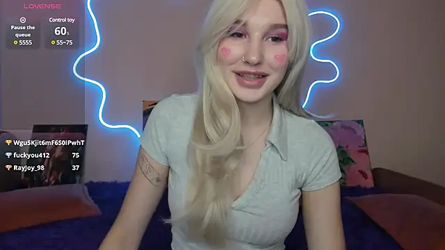 Snapshot of EvelinaLuu chatting on February 28, 2025, 7:37 am EvelinaLuu online show from February 28, 2025, 7:37 am