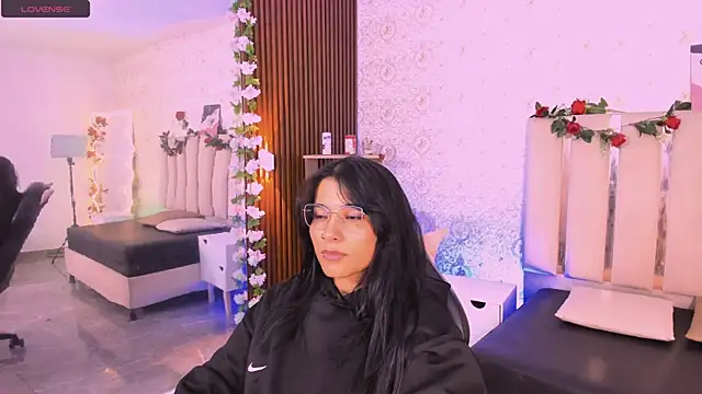 Gaby tay1 online show from April 28, 2026, 3:33 am