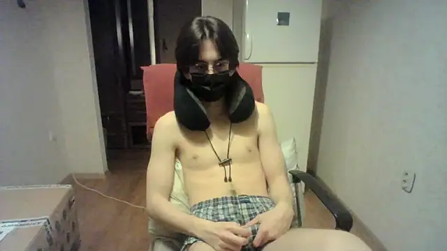 Snapshot of that_handsome_boy chatting on February 19, 2025, 9:47 pm that handsome boy online show from February 19, 2025, 9:47 pm