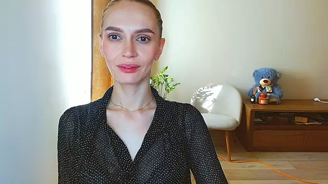 Snapshot of Lady_Sunshine_ chatting on April 13, 2026, 5:46 am Lady Sunshine online show from April 13, 2026, 5:46 am