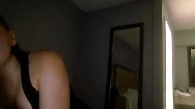 Snapshot of ShysluutGia chatting on July 8, 2026, 4:39 am ShysluutGia online show from July 8, 2026, 4:39 am
