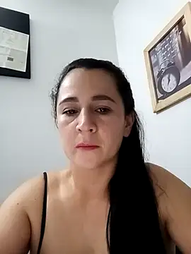 Snapshot of Alanna_11 chatting on February 19, 2025, 11:25 pm Alanna 11 online show from February 19, 2025, 11:25 pm