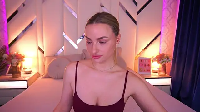 LindsieGreyy online show from May 16, 2026, 6:32 am