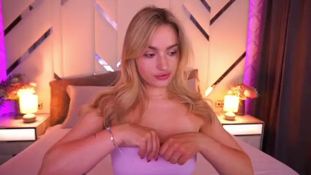 LindsieGreyy online show from June 27, 2026, 6:40 am