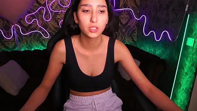 CharmMocco online show from February 20, 2025, 10:37 am