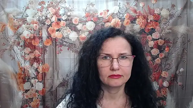 Miroslava Happi online show from April 13, 2026, 5:46 am