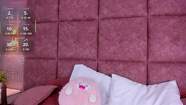 Snapshot of LilyRoxi chatting on December 21, 2025, 6:04 pm LilyRoxi online show from December 21, 2025, 6:04 pm