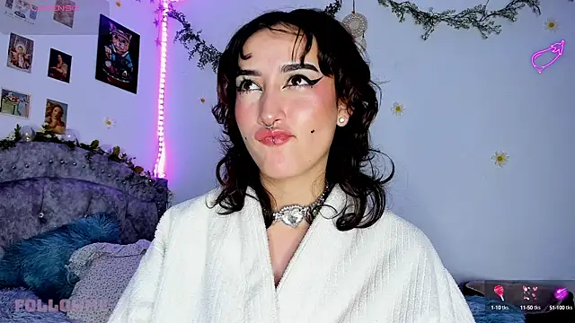 Snapshot of roxxystar_ chatting on March 7, 2025, 8:13 am roxxystar  online show from March 7, 2025, 8:13 am