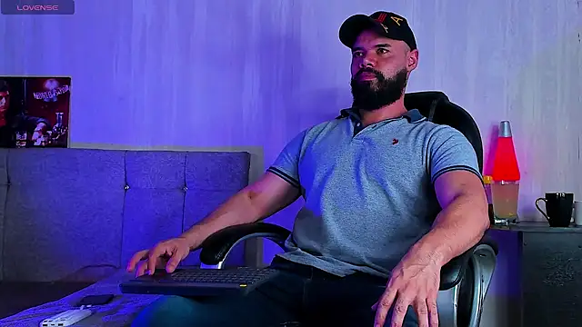 Luke Diaz7 online show from March 18, 2026, 2:47 am