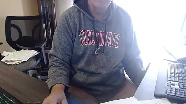 Snapshot of olderandwiser2 chatting on March 19, 2026, 7:18 pm olderandwiser2 online show from March 19, 2026, 7:18 pm