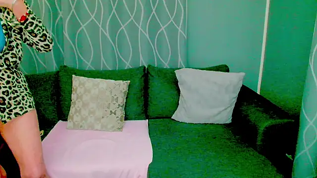 adeleadison online show from October 28, 2025, 8:00 pm