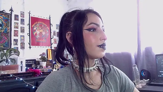 Snapshot of Nyx_Blackmoon chatting on February 21, 2025, 12:39 pm Nyx Blackmoon online show from February 21, 2025, 12:39 pm