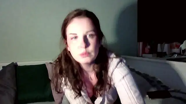 Snapshot of MollyBer chatting on February 19, 2026, 7:10 pm MollyBer online show from February 19, 2026, 7:10 pm