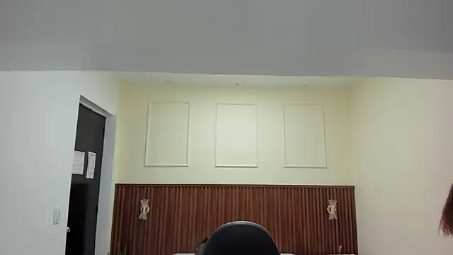 MELINAMARTINS online show from September 15, 2025, 7:36 pm