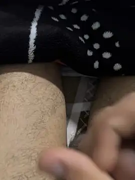 Snapshot of Hamza-Maroki chatting on February 17, 2025, 10:14 pm Hamza-Maroki online show from February 17, 2025, 10:14 pm