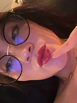 Snapshot of ValentinaOrtiz3 chatting on June 25, 2026, 11:42 pm ValentinaOrtiz3 online show from June 25, 2026, 11:42 pm